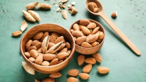 Almond Benefits: जानिए रोजाना बादाम खाने से कैसे होगा कोलेस्ट्रॉल कम और सेहत में होगा सुधार