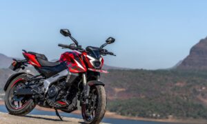 Bajaj Pulsar NS400z: जबरदस्त माइलेज और पावर के साथ धमाल मचा रही बजाज की नई बाइक